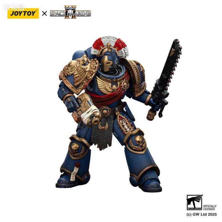 JoyToy Warhammer 40,000: Space Marine 2 Ultramarines Relic Secundus Armour with Artificer Chainsword, Bolt Pistol and Bolt Rifle