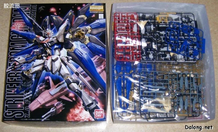 Bandai MG 1/100 ZGMF-X20A Strike Freedom Gundam