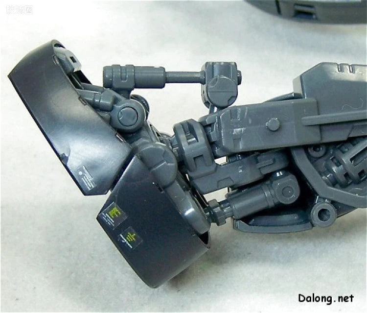 Bandai MG 1/100 MS-06J Zaku II Ver.2.0