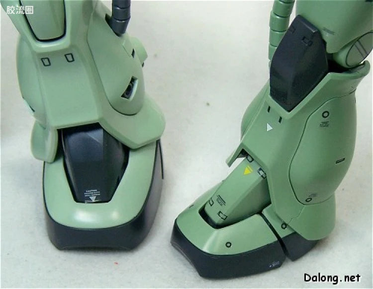 Bandai MG 1/100 MS-06J Zaku II Ver.2.0