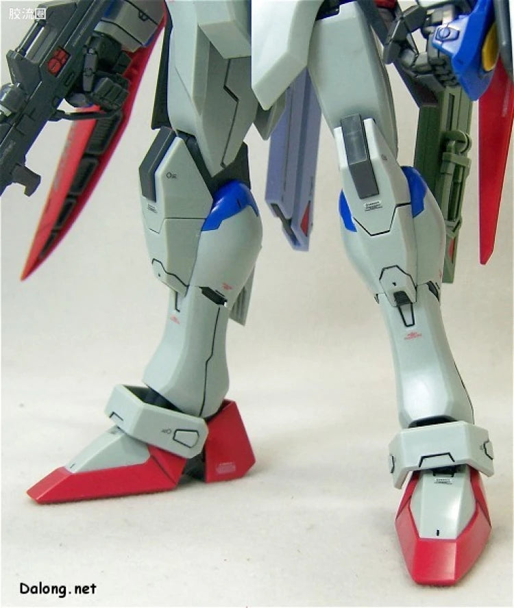 Bandai MG 1/100 ZGMF-X42S Destiny Gundam
