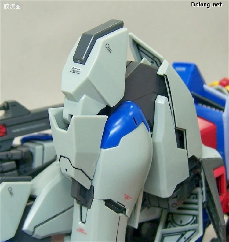 Bandai MG 1/100 ZGMF-X42S Destiny Gundam