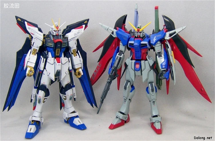 Bandai MG 1/100 ZGMF-X42S Destiny Gundam