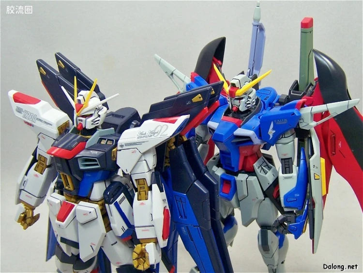 Bandai MG 1/100 ZGMF-X42S Destiny Gundam