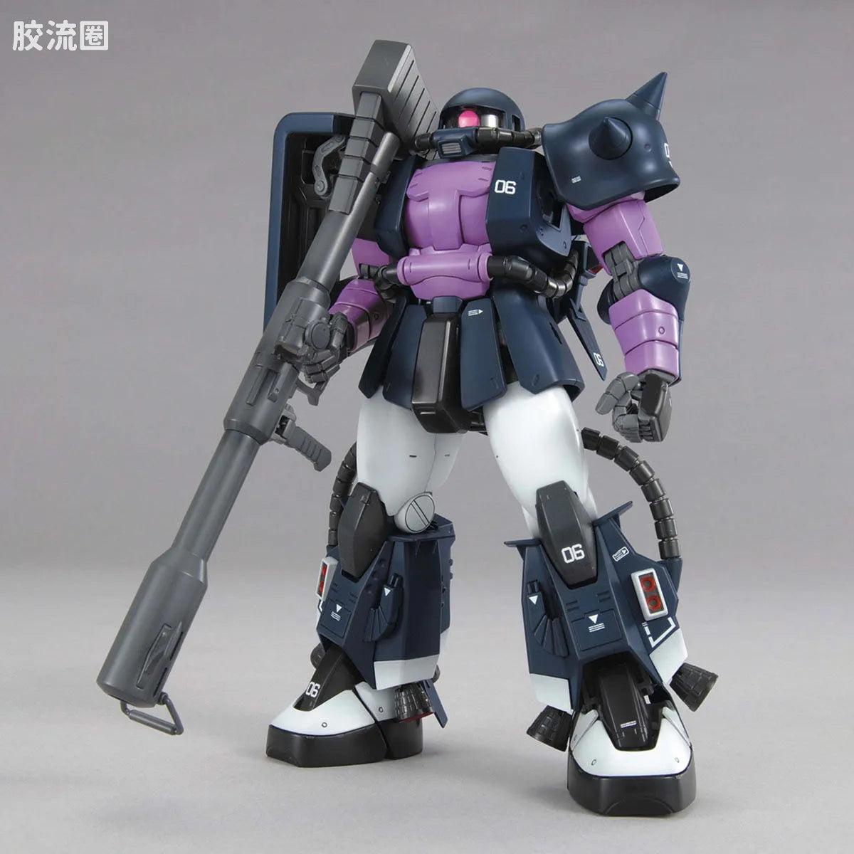 Bandai MG 1/100 MS-06R-1A Zaku II (Black Tri-Stars) (Ver.2.0)