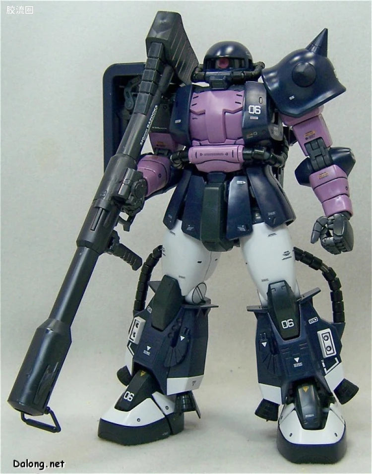 Bandai MG 1/100 MS-06R-1A Zaku II (Black Tri-Stars) (Ver.2.0)