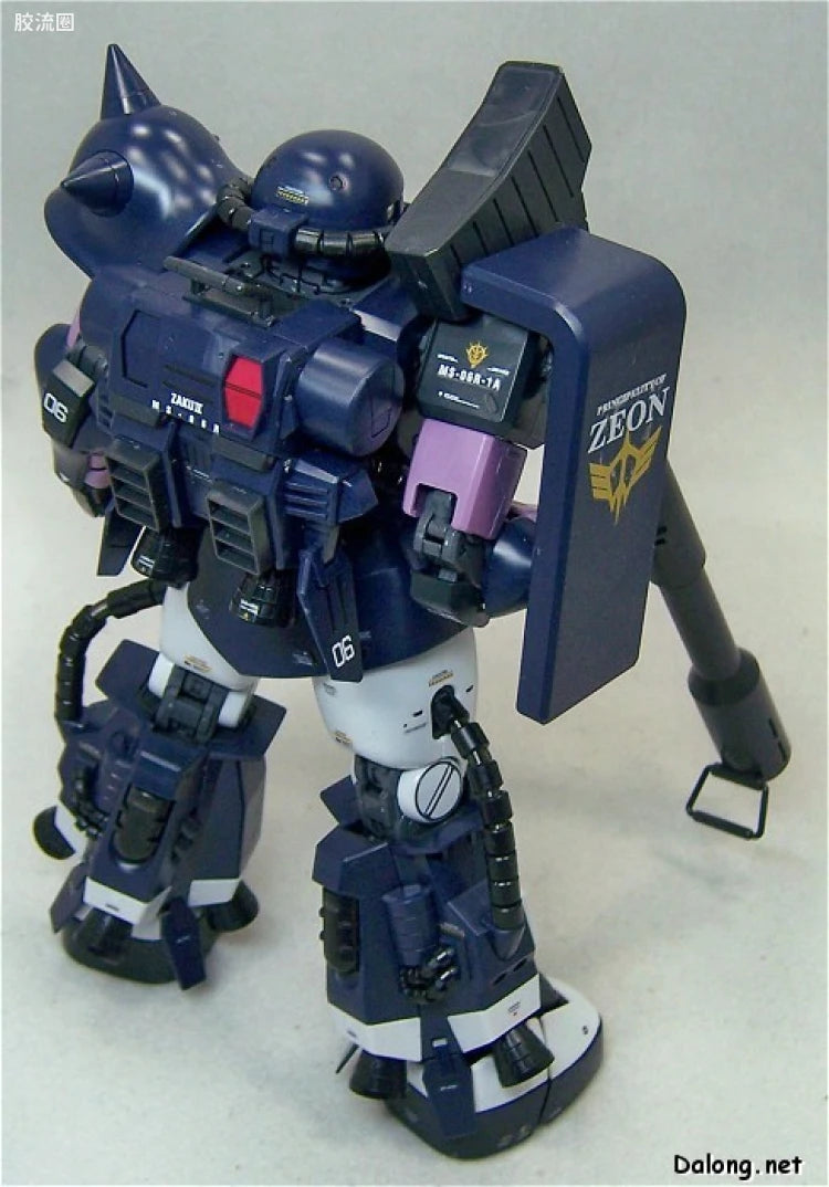 Bandai MG 1/100 MS-06R-1A Zaku II (Black Tri-Stars) (Ver.2.0)