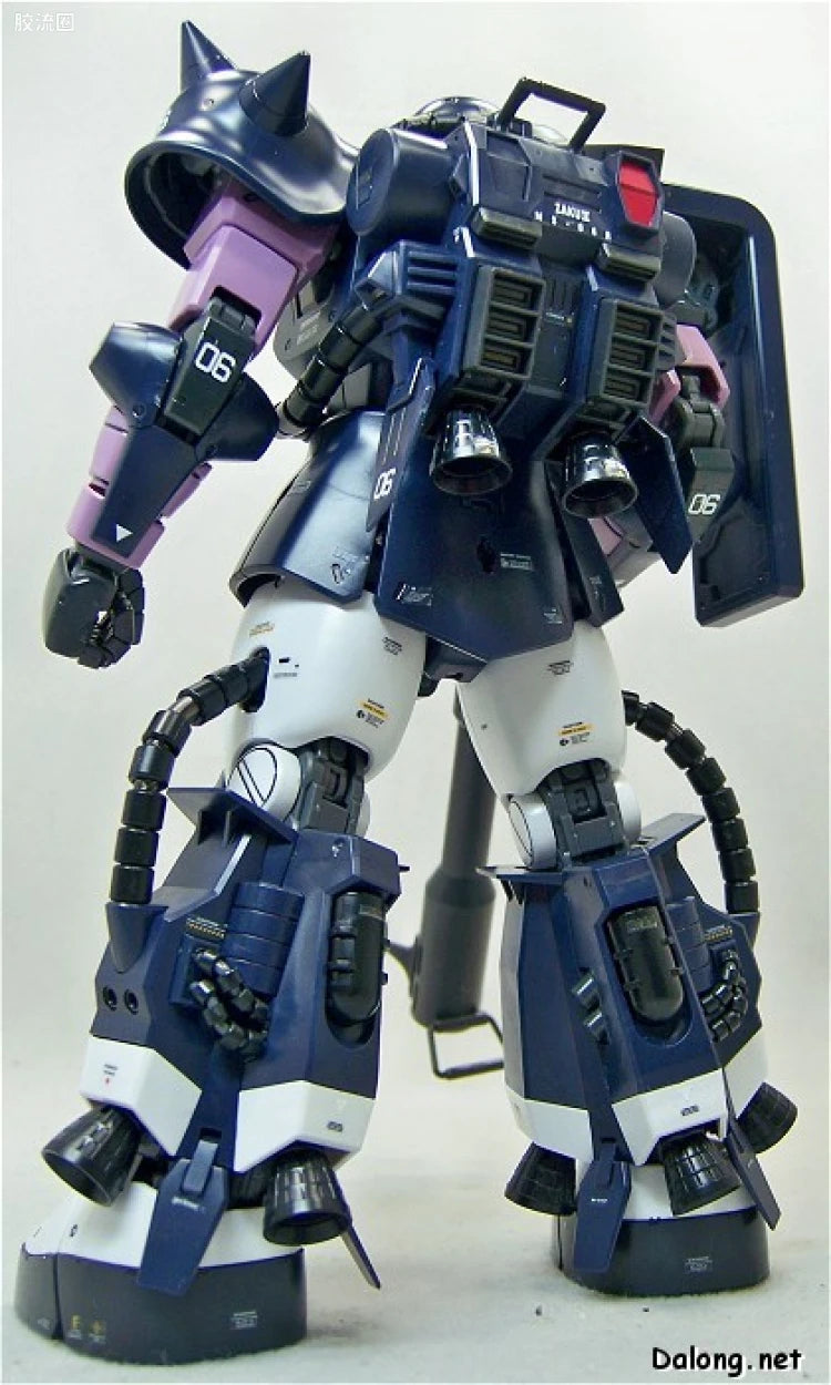 Bandai MG 1/100 MS-06R-1A Zaku II (Black Tri-Stars) (Ver.2.0)
