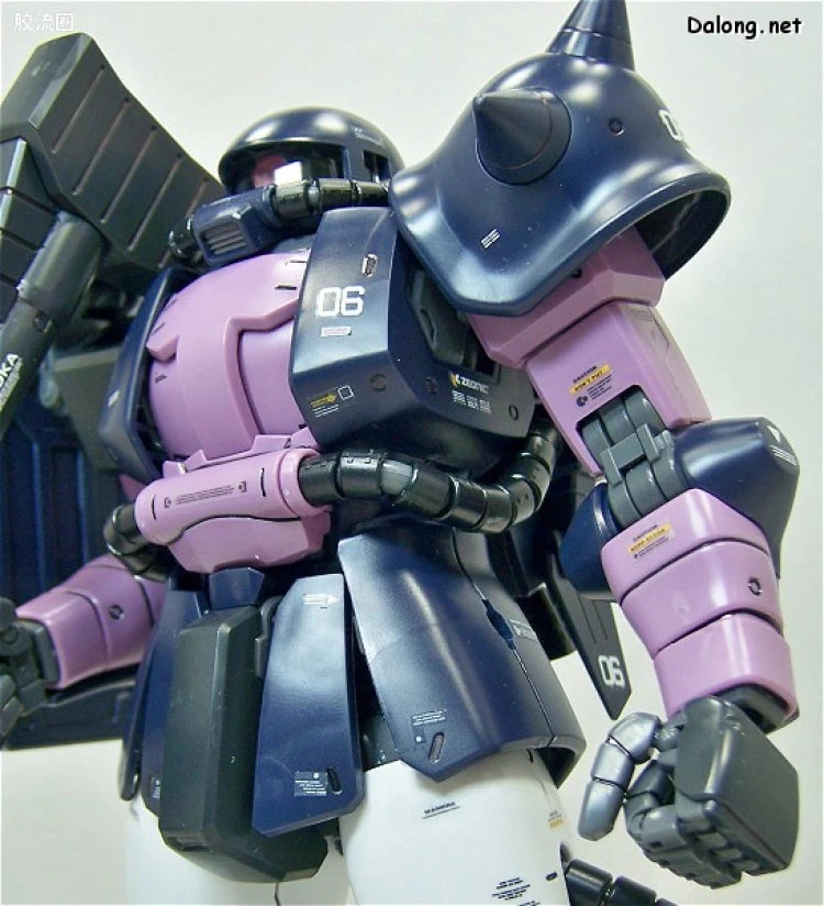 Bandai MG 1/100 MS-06R-1A Zaku II (Black Tri-Stars) (Ver.2.0)