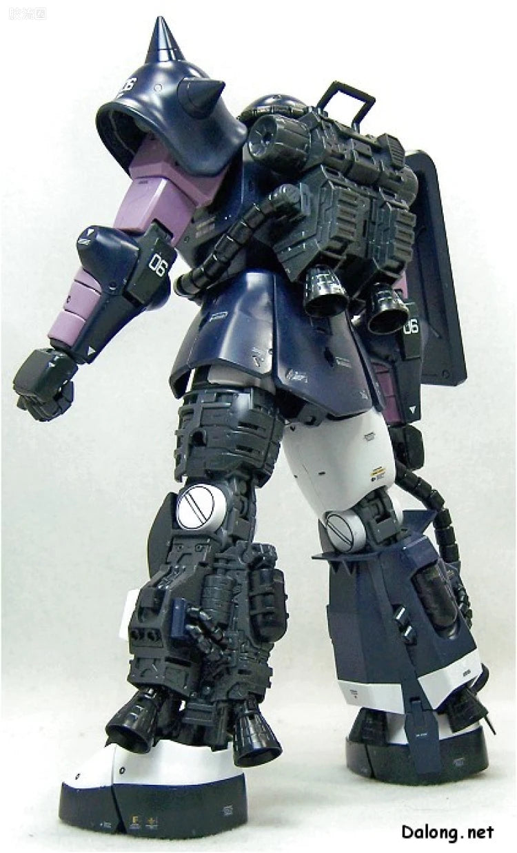Bandai MG 1/100 MS-06R-1A Zaku II (Black Tri-Stars) (Ver.2.0)