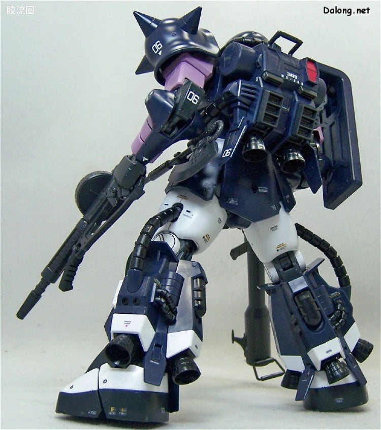 Bandai MG 1/100 MS-06R-1A Zaku II (Black Tri-Stars) (Ver.2.0)