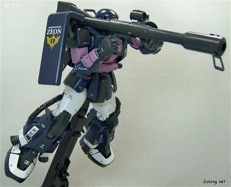 Bandai MG 1/100 MS-06R-1A Zaku II (Black Tri-Stars) (Ver.2.0)