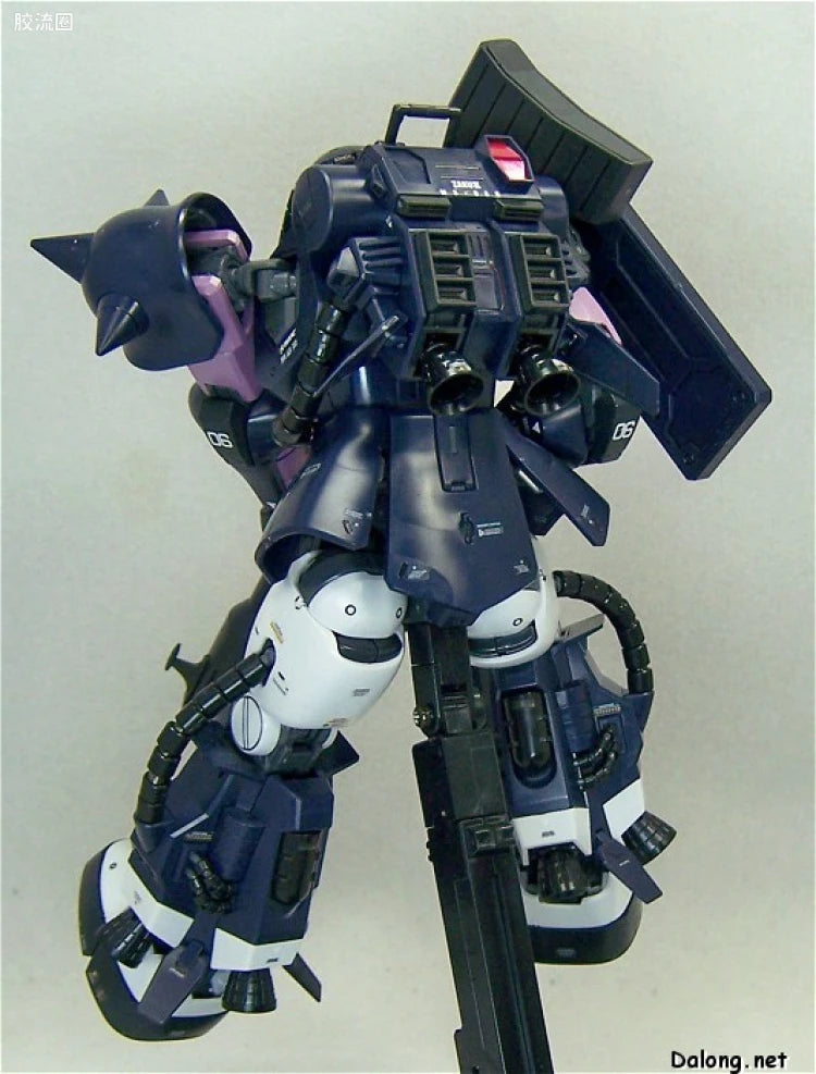 Bandai MG 1/100 MS-06R-1A Zaku II (Black Tri-Stars) (Ver.2.0)