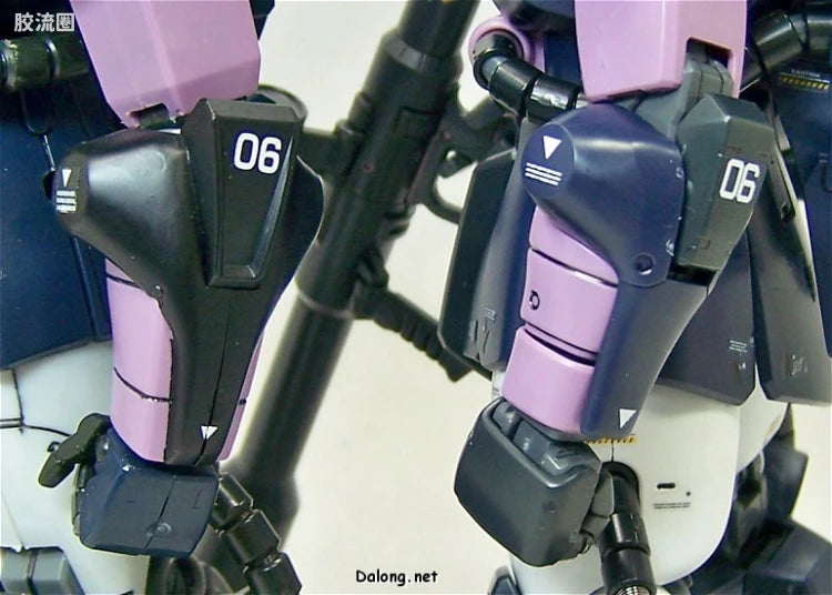 Bandai MG 1/100 MS-06R-1A Zaku II (Black Tri-Stars) (Ver.2.0)