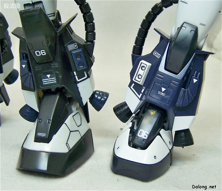 Bandai MG 1/100 MS-06R-1A Zaku II (Black Tri-Stars) (Ver.2.0)