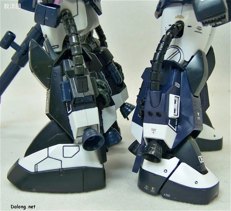 Bandai MG 1/100 MS-06R-1A Zaku II (Black Tri-Stars) (Ver.2.0)