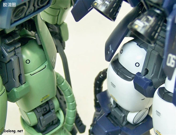Bandai MG 1/100 MS-06R-1A Zaku II (Black Tri-Stars) (Ver.2.0)