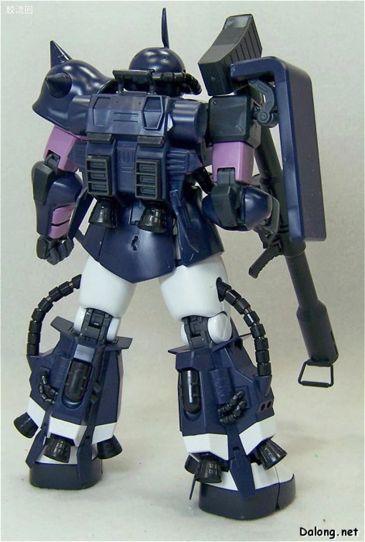 Bandai MG 1/100 MS-06R-1A Zaku II (Black Tri-Stars) (Ver.2.0)