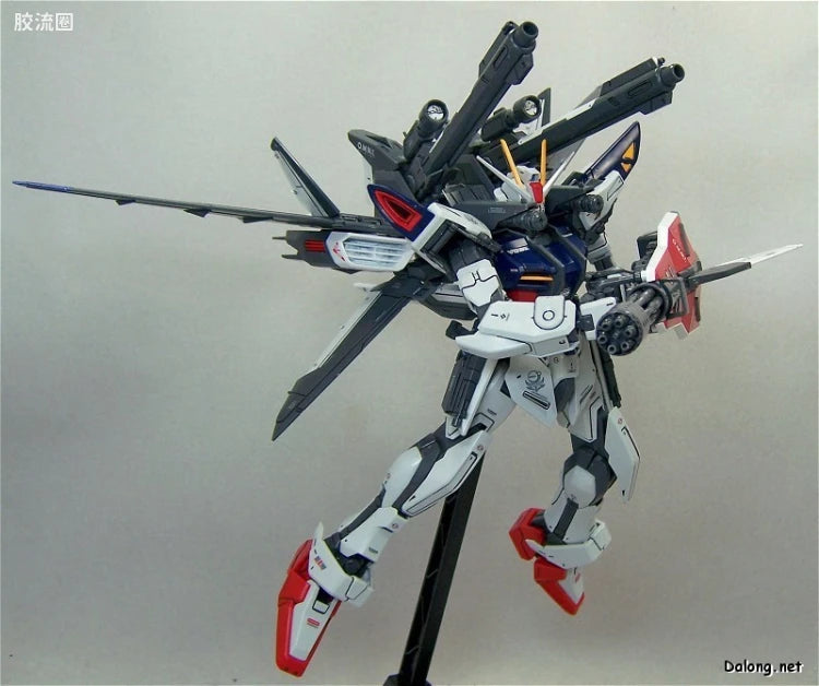 Bandai MG 1/100 GAT-X105E+AQM/E-M1 Strike Gundam E IWSP (Lukas O'Donnell Custom)
