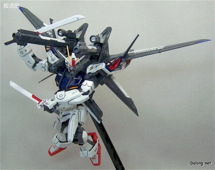 Bandai MG 1/100 GAT-X105E+AQM/E-M1 Strike Gundam E IWSP (Lukas O'Donnell Custom)