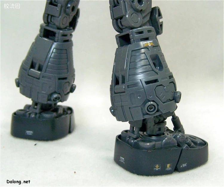 Bandai MG 1/100 MS-06F Zaku II (Ver.2.0)