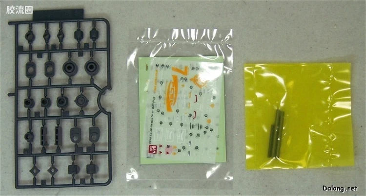 Bandai MG 1/100 MS-06F Zaku II (Ver.2.0)