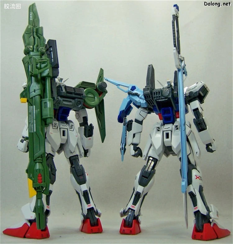 Bandai MG 1/100 GAT-X105 Launcher/Sword Strike Gundam