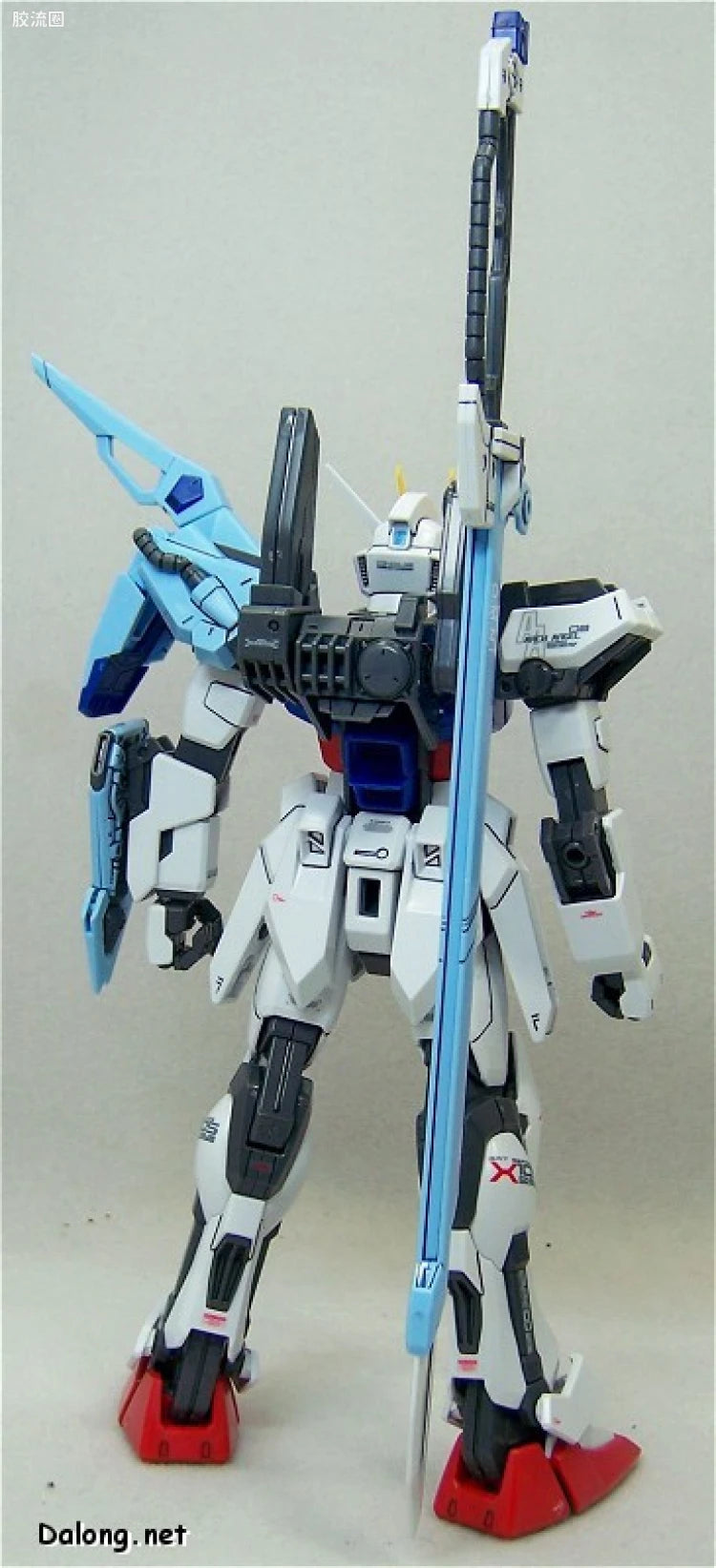 Bandai MG 1/100 GAT-X105 Launcher/Sword Strike Gundam
