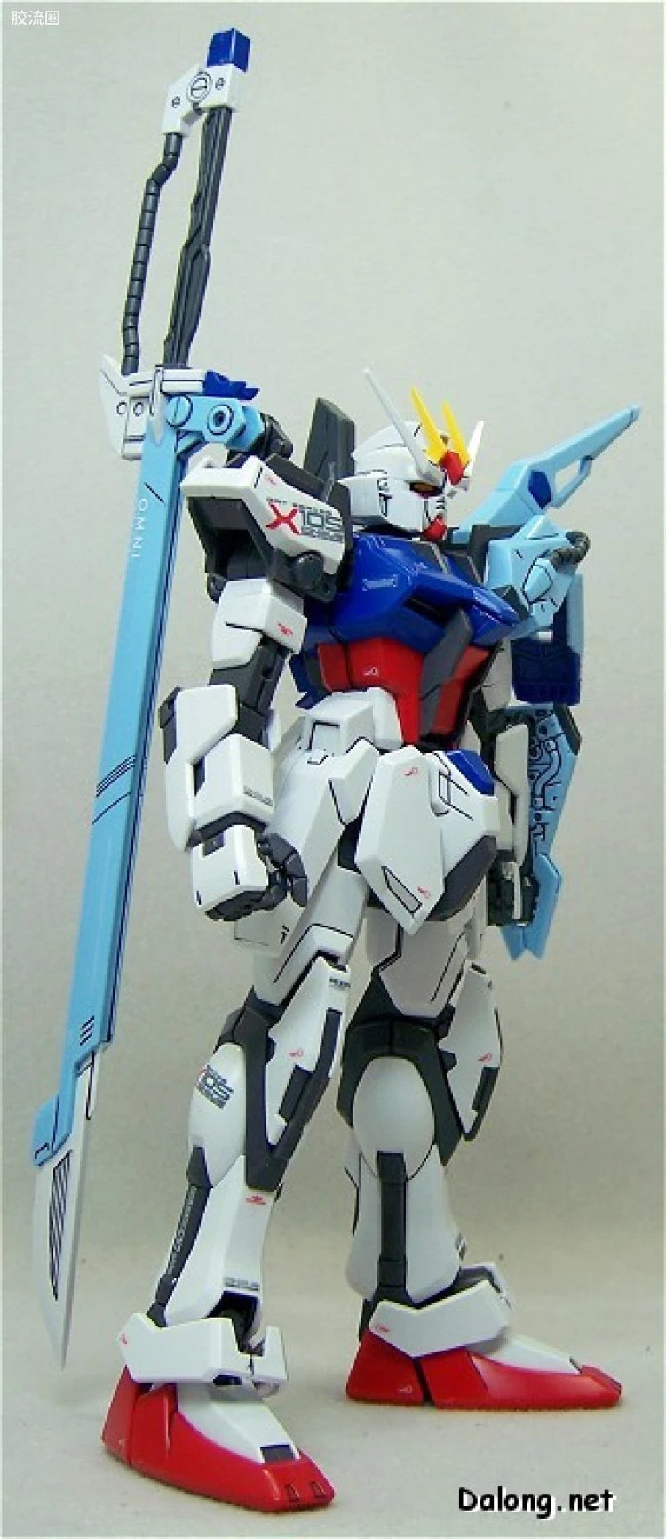 Bandai MG 1/100 GAT-X105 Launcher/Sword Strike Gundam
