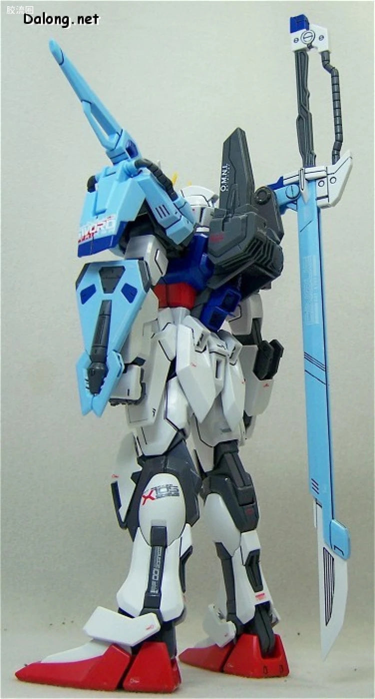 Bandai MG 1/100 GAT-X105 Launcher/Sword Strike Gundam