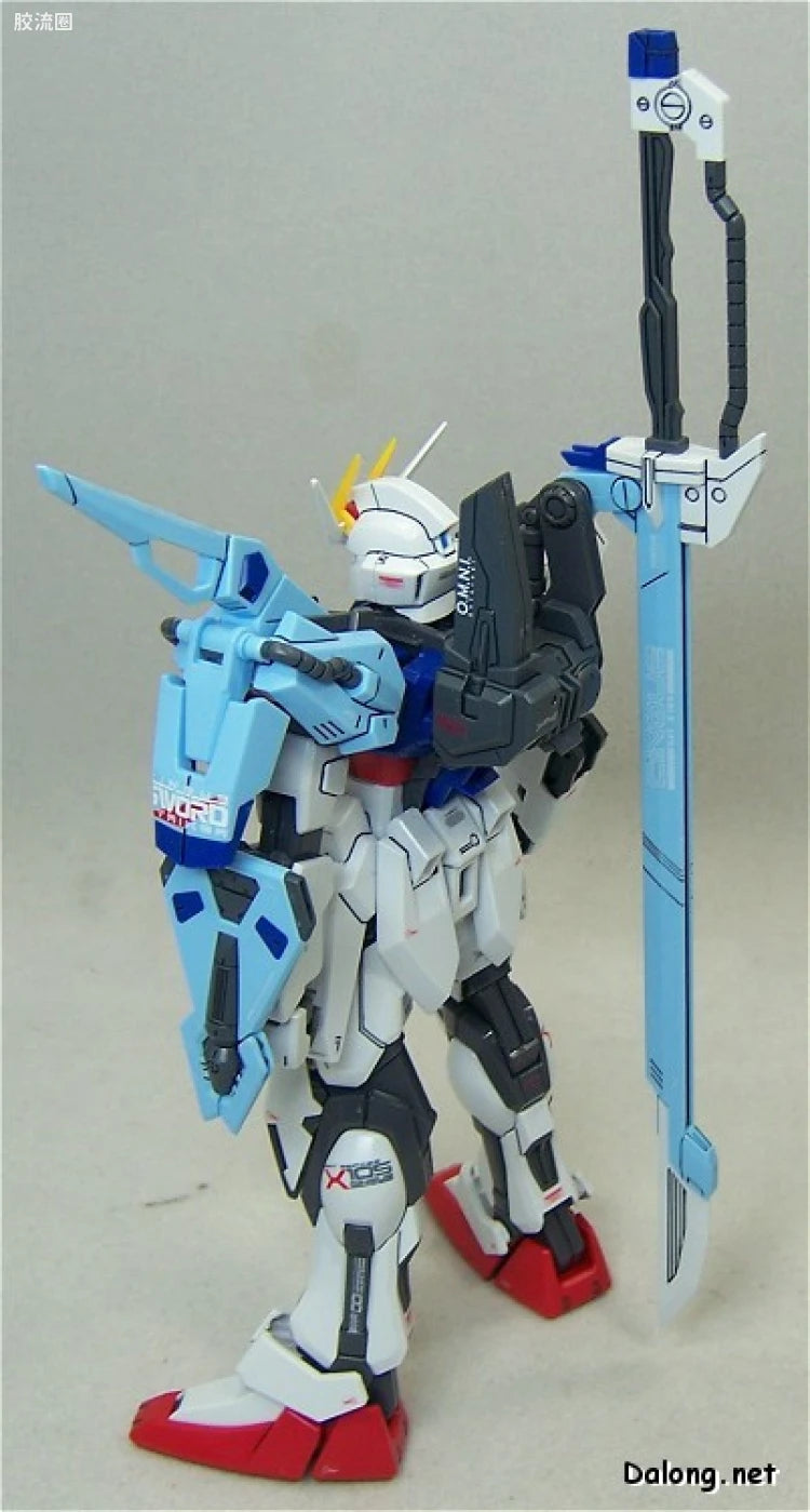 Bandai MG 1/100 GAT-X105 Launcher/Sword Strike Gundam