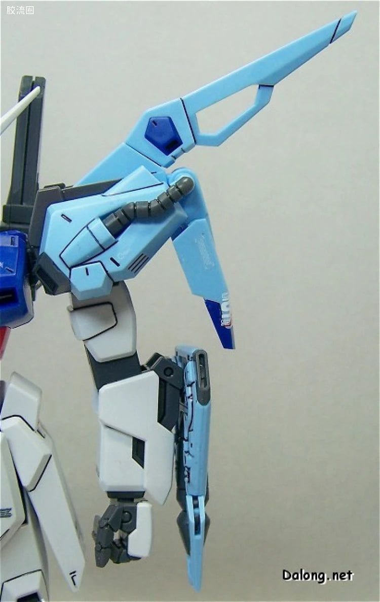 Bandai MG 1/100 GAT-X105 Launcher/Sword Strike Gundam