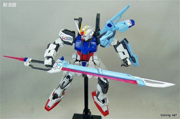 Bandai MG 1/100 GAT-X105 Launcher/Sword Strike Gundam