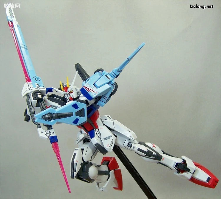 Bandai MG 1/100 GAT-X105 Launcher/Sword Strike Gundam