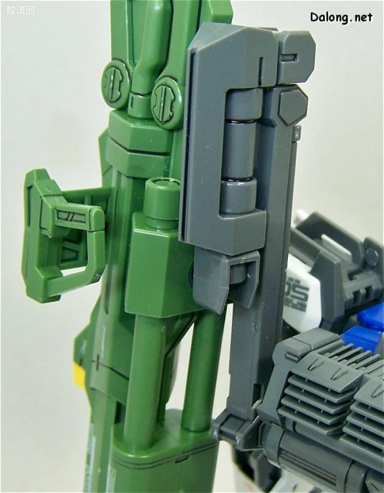 Bandai MG 1/100 GAT-X105 Launcher/Sword Strike Gundam