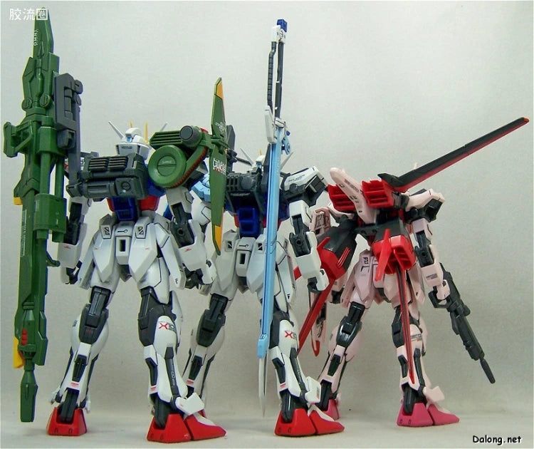 Bandai MG 1/100 GAT-X105 Launcher/Sword Strike Gundam