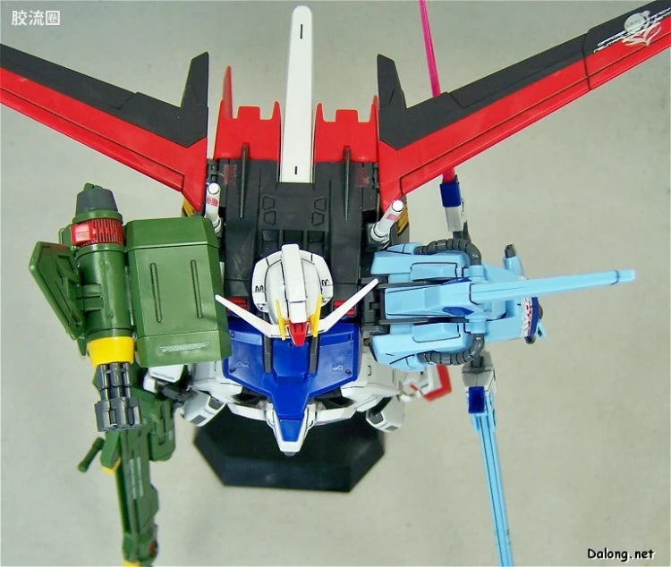 Bandai MG 1/100 GAT-X105 Launcher/Sword Strike Gundam