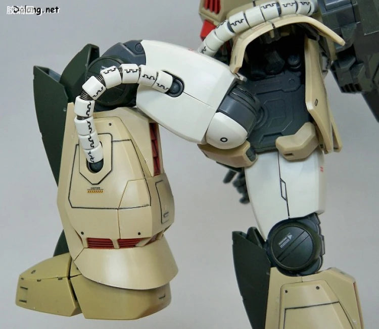 Bandai MG 1/100 MS-06K Zaku Cannon