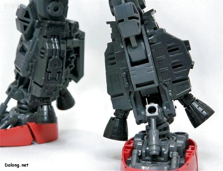 Bandai MG 1/100 MS-06R-2 Zaku II (Johnny Ridden Custom) (Ver.2.0)