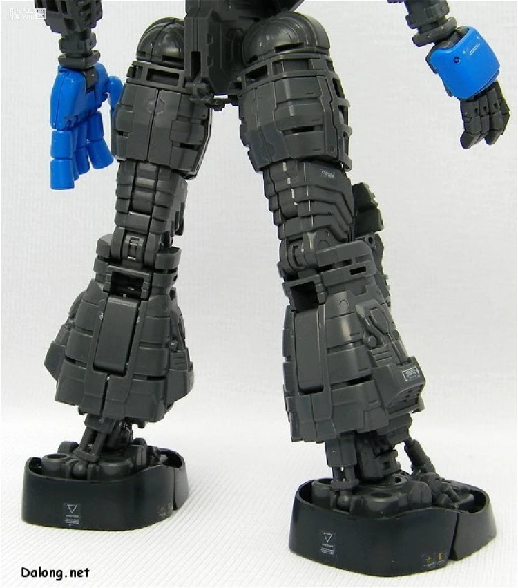 Bandai MG 1/100 MS-07B Gouf (Ver.2.0)