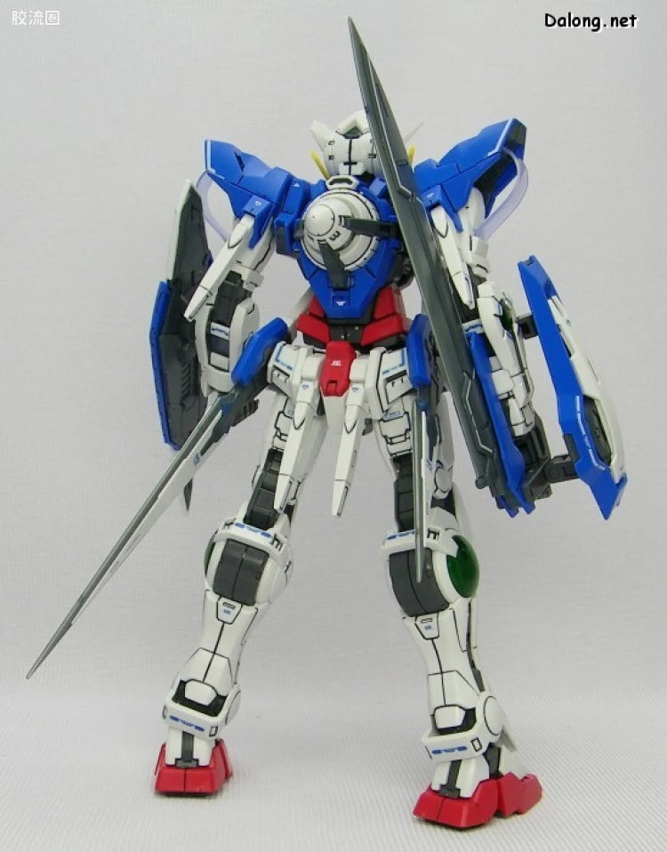 Bandai MG 1/100 GN-001 Gundam Exia