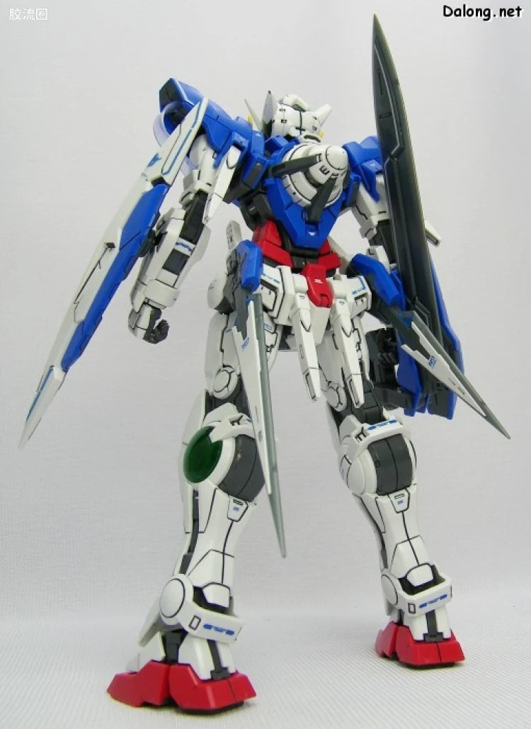 Bandai MG 1/100 GN-001 Gundam Exia