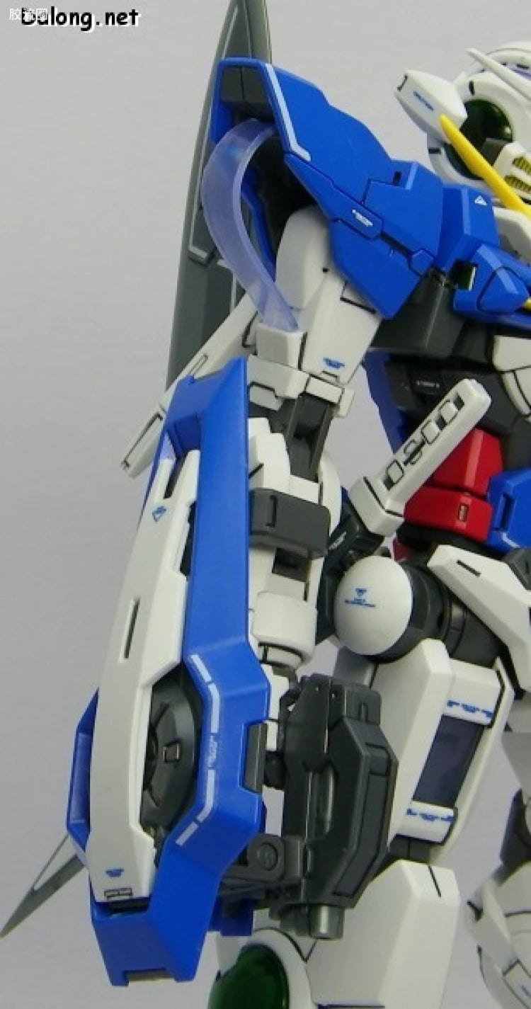 Bandai MG 1/100 GN-001 Gundam Exia