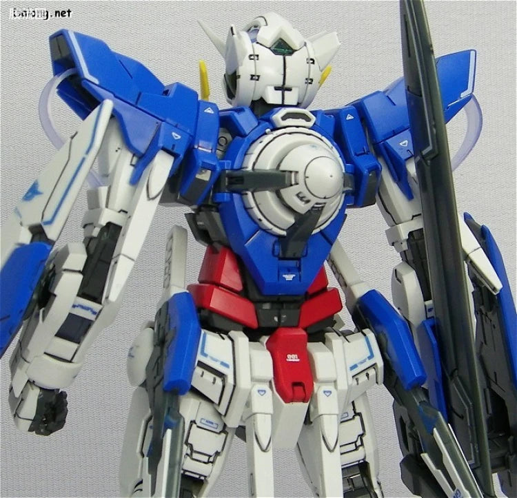 Bandai MG 1/100 GN-001 Gundam Exia