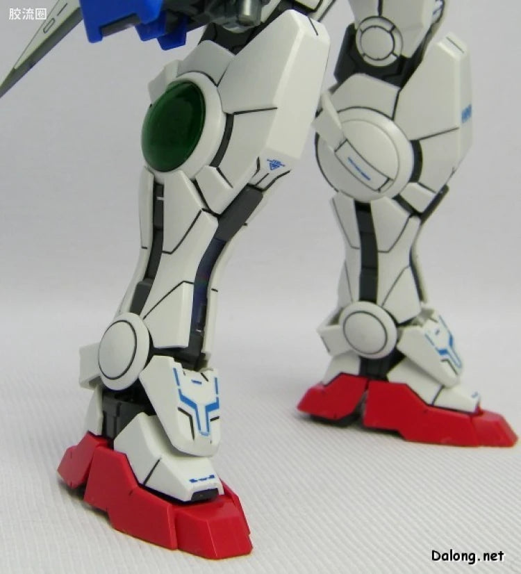 Bandai MG 1/100 GN-001 Gundam Exia