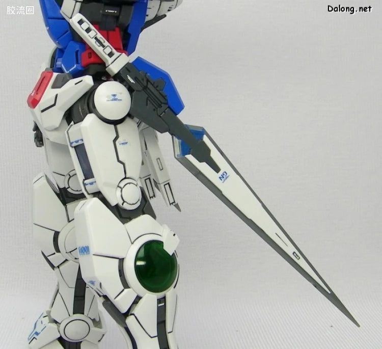 Bandai MG 1/100 GN-001 Gundam Exia