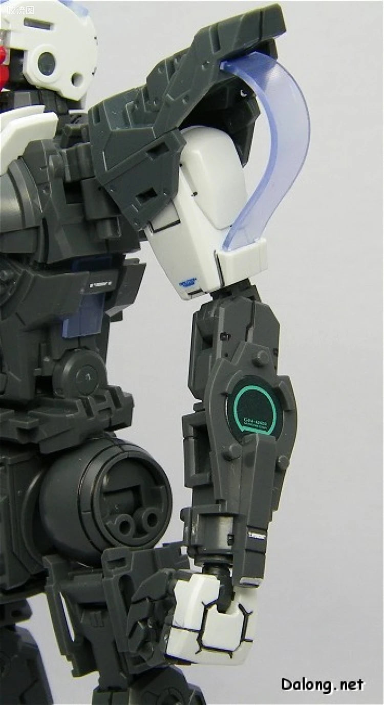 Bandai MG 1/100 GN-001 Gundam Exia