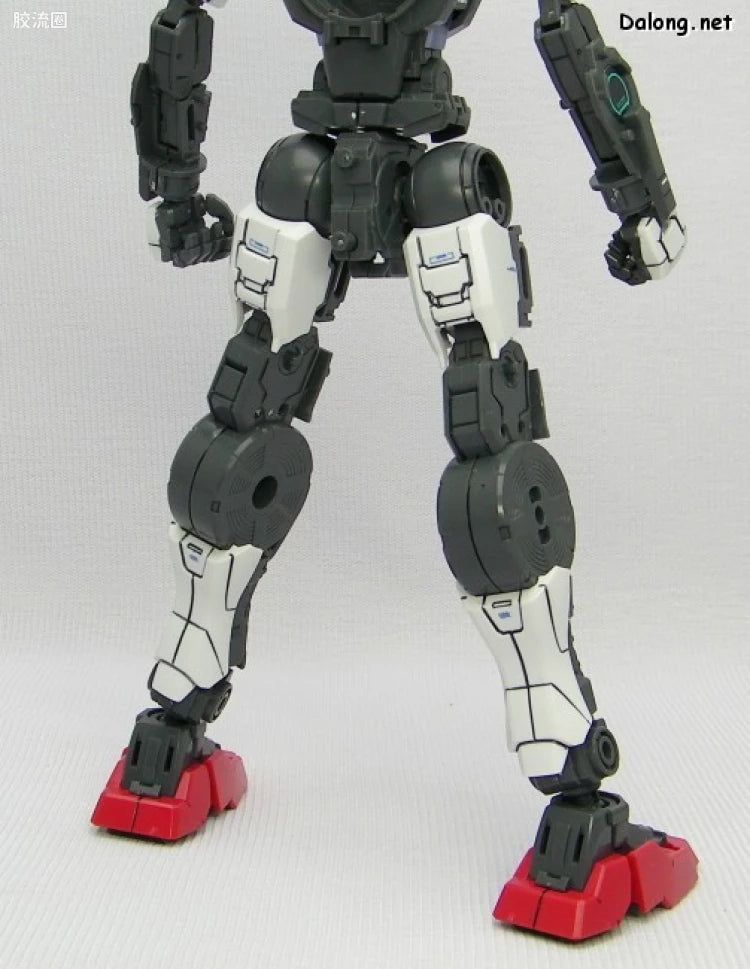 Bandai MG 1/100 GN-001 Gundam Exia