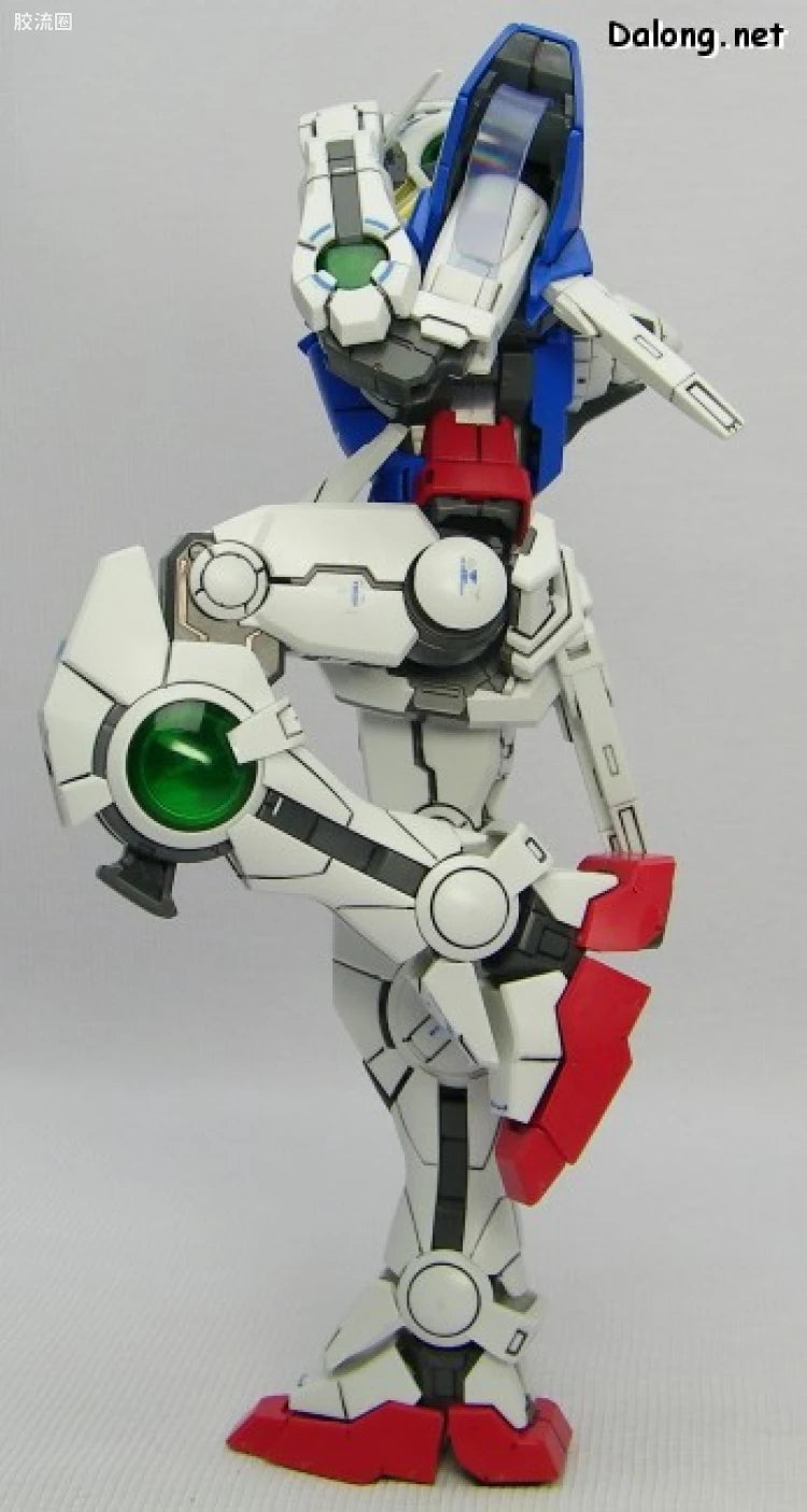 Bandai MG 1/100 GN-001 Gundam Exia