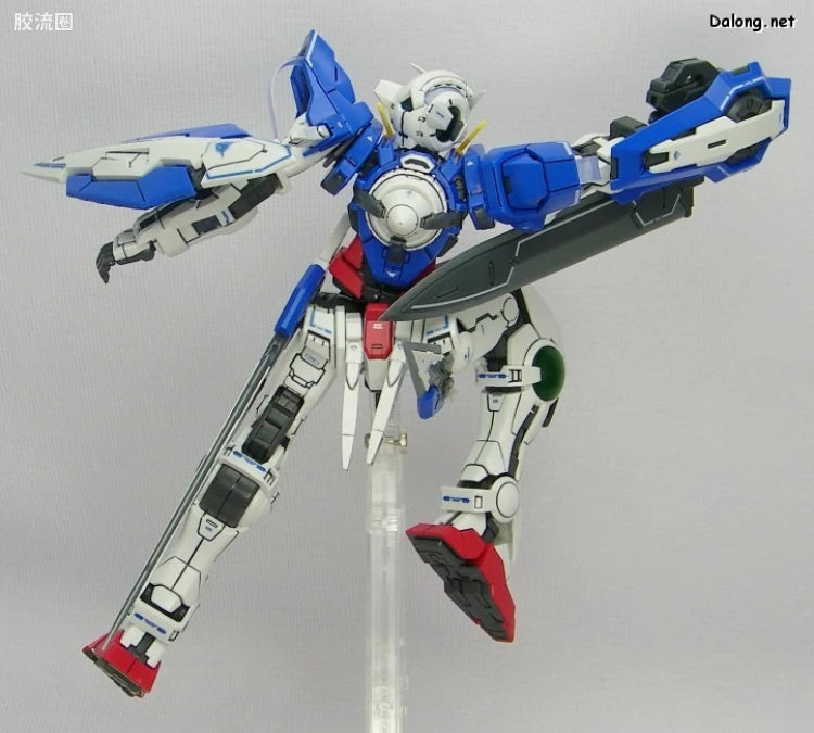 Bandai MG 1/100 GN-001 Gundam Exia